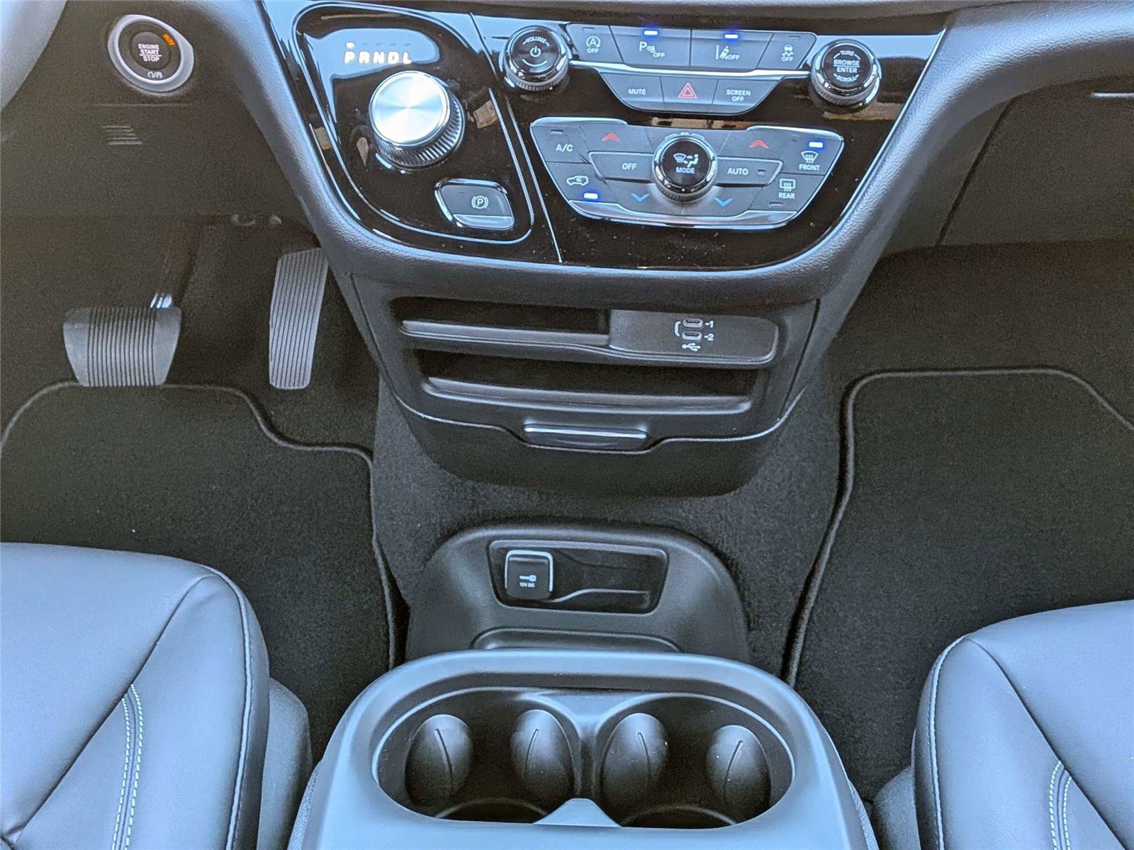 New 2026 Chrysler Voyager LX image 20