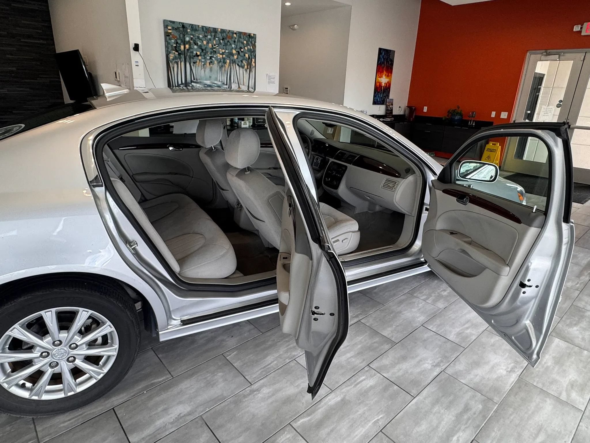 Used 2010 Buick Lucerne CX FWD image 16