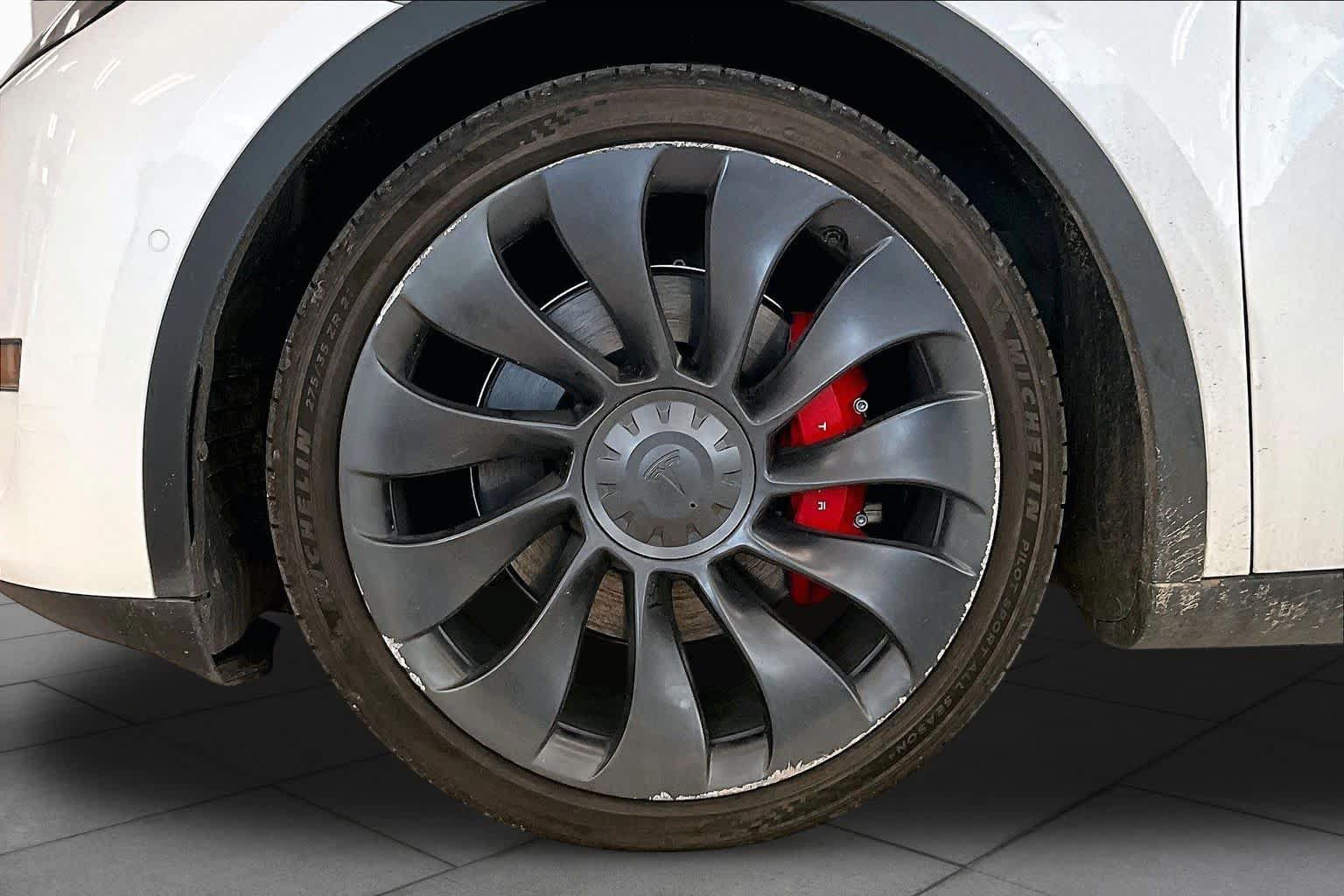 Used 2022 Tesla Model Y Performance AWD/4WD image 9