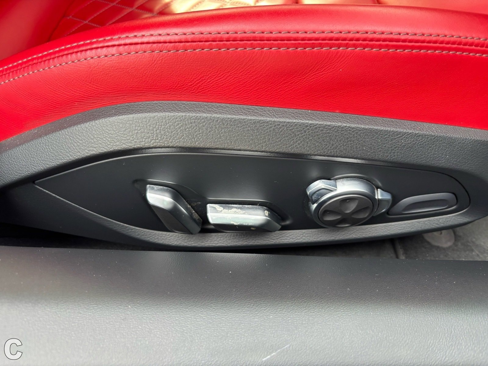 Used 2020 Audi R8 V10 image 25