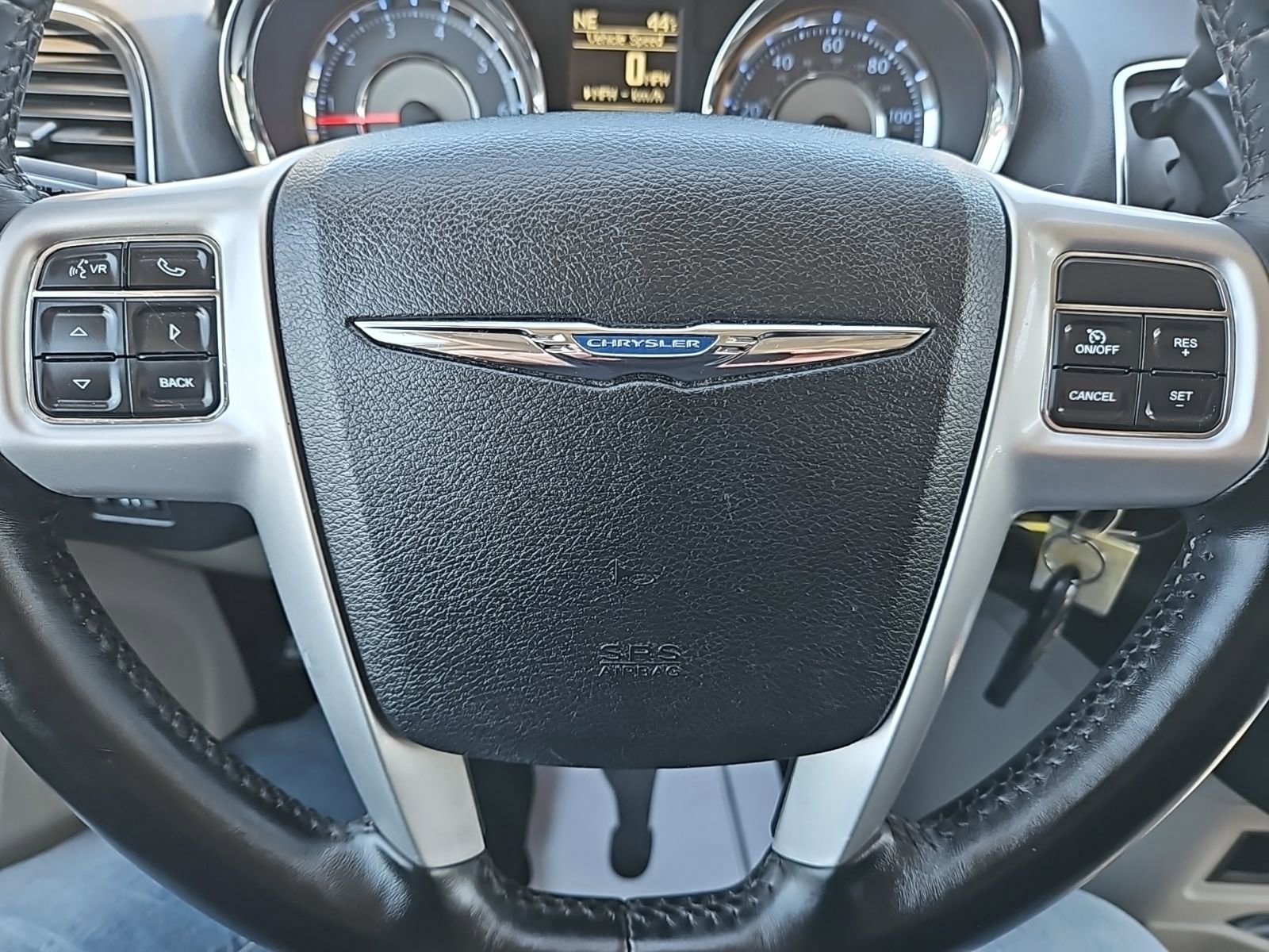 Used 2016 Chrysler Town & Country Touring FWD image 28