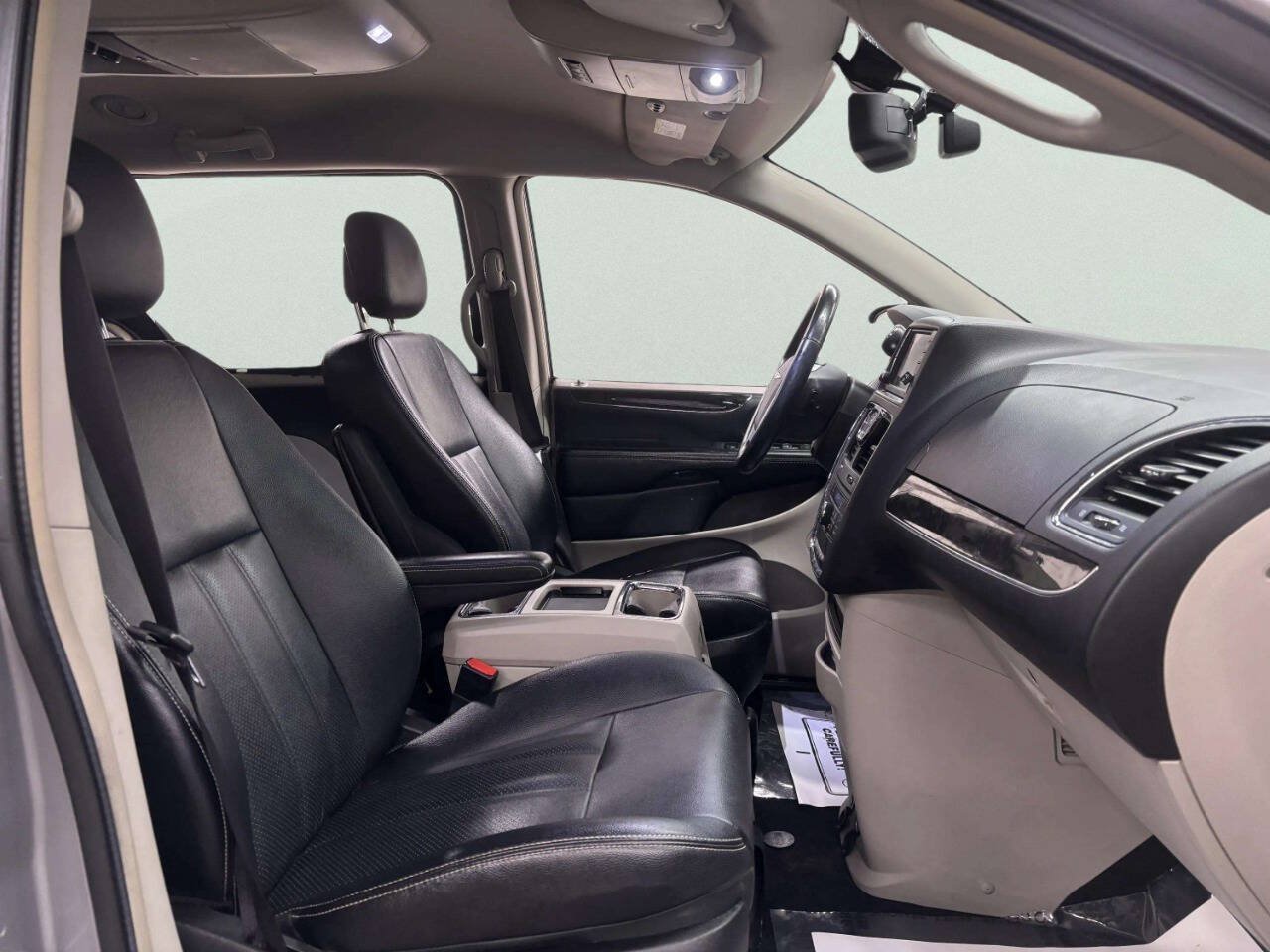Used 2015 Chrysler Town & Country Touring-L w/ Driver Convenience Group FWD image 23