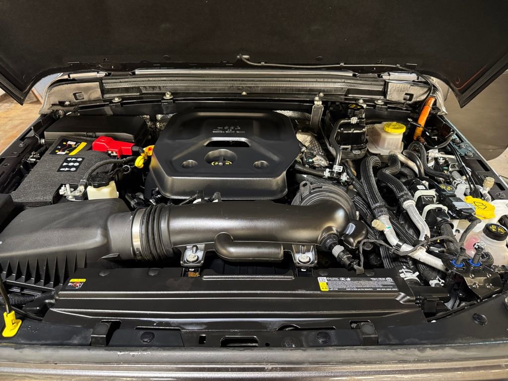 Used 2025 Jeep Wrangler Unlimited Sahara image 27