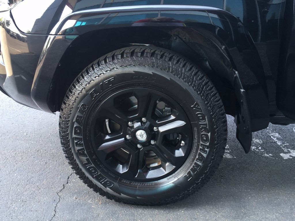 Used 2018 Toyota 4Runner SR5 AWD/4WD image 35