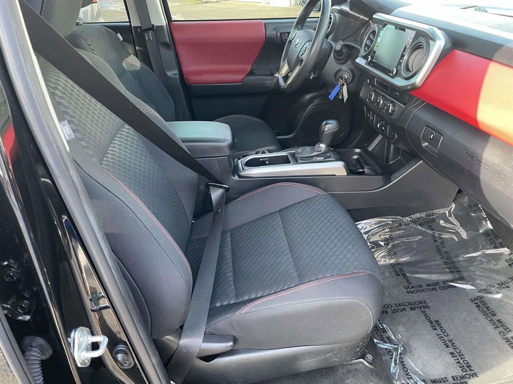 Used 2022 Toyota Tacoma SR5 w/ Technology Package image 45