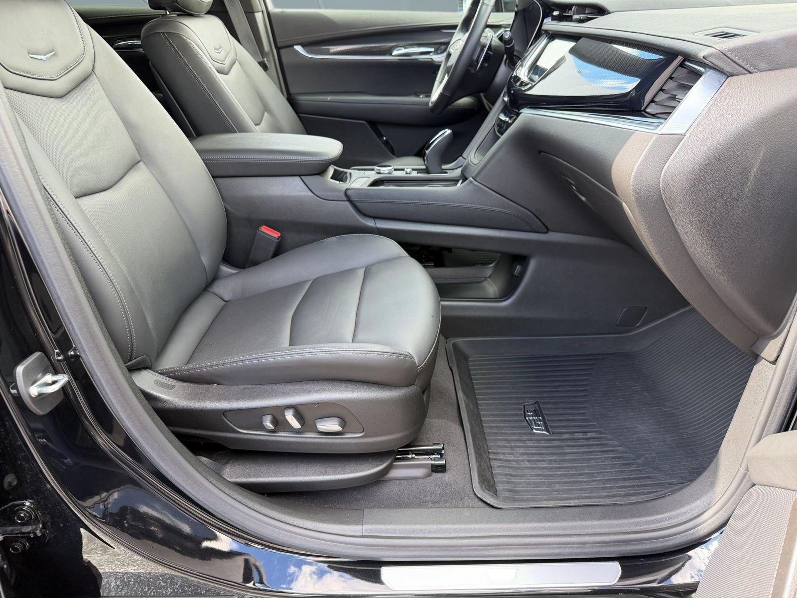 Used 2024 Cadillac XT6 Sport w/ LPO, Onyx Lite Package AWD/4WD image 24