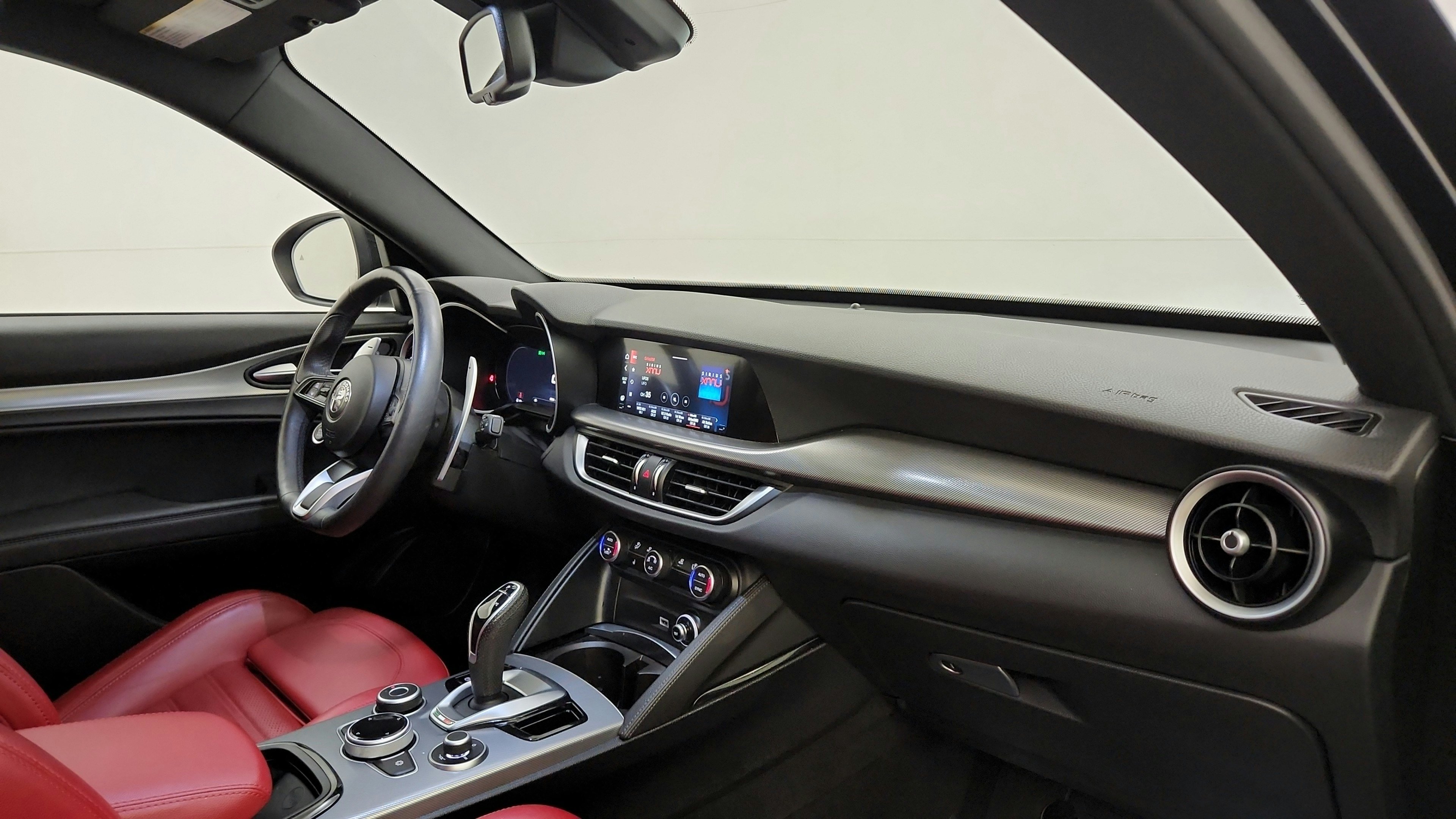 Used 2024 Alfa Romeo Stelvio Veloce AWD/4WD image 60