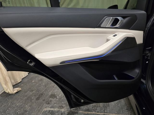 Used 2022 BMW X5 xDrive40i w/ M Sport Package image 30