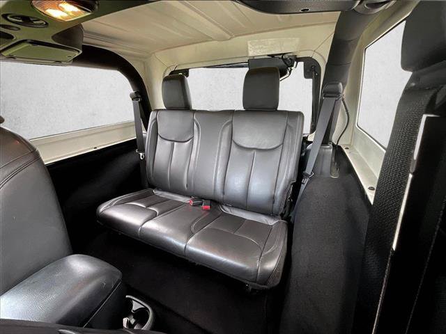 Used 2018 Jeep Wrangler Sahara w/ Connectivity Group AWD/4WD image 26