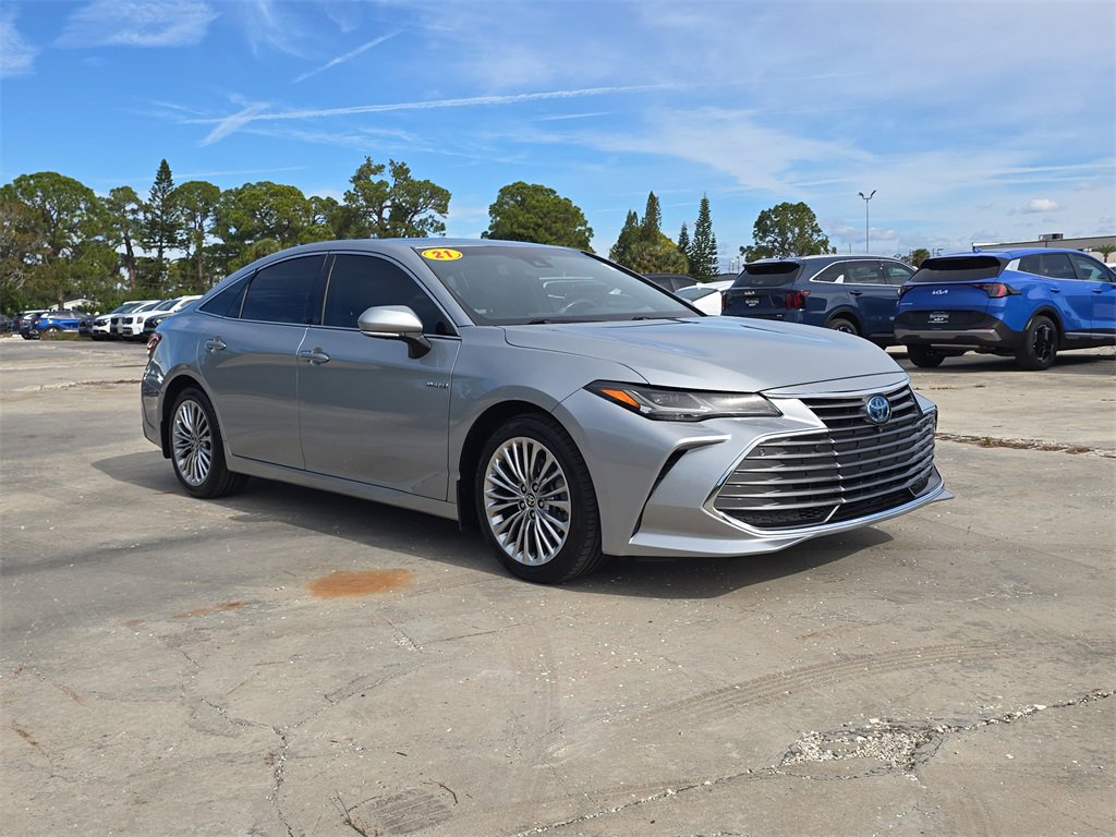 Used 2021 Toyota Avalon Limited image 2