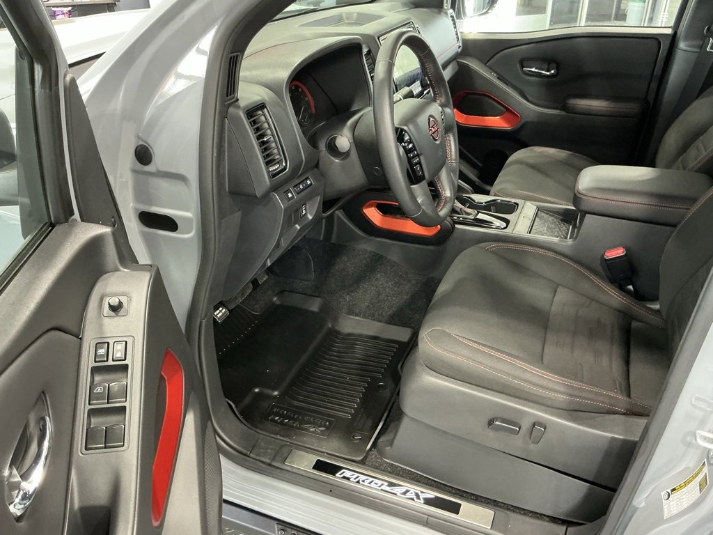 Used 2023 Nissan Frontier PRO-4X w/ Pro Convenience Package image 3
