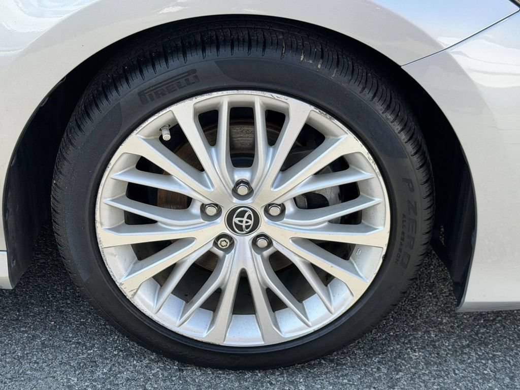Used 2019 Toyota Camry FWD image 9