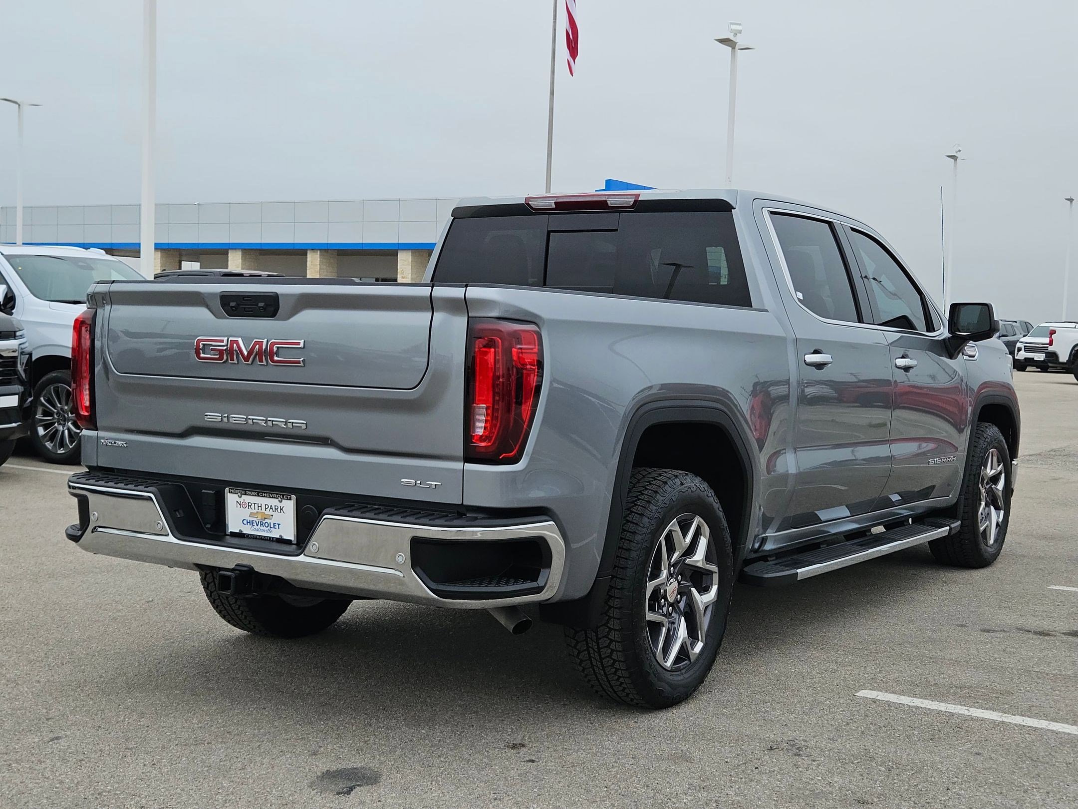 Used 2025 GMC Sierra 1500 SLT RWD image 3