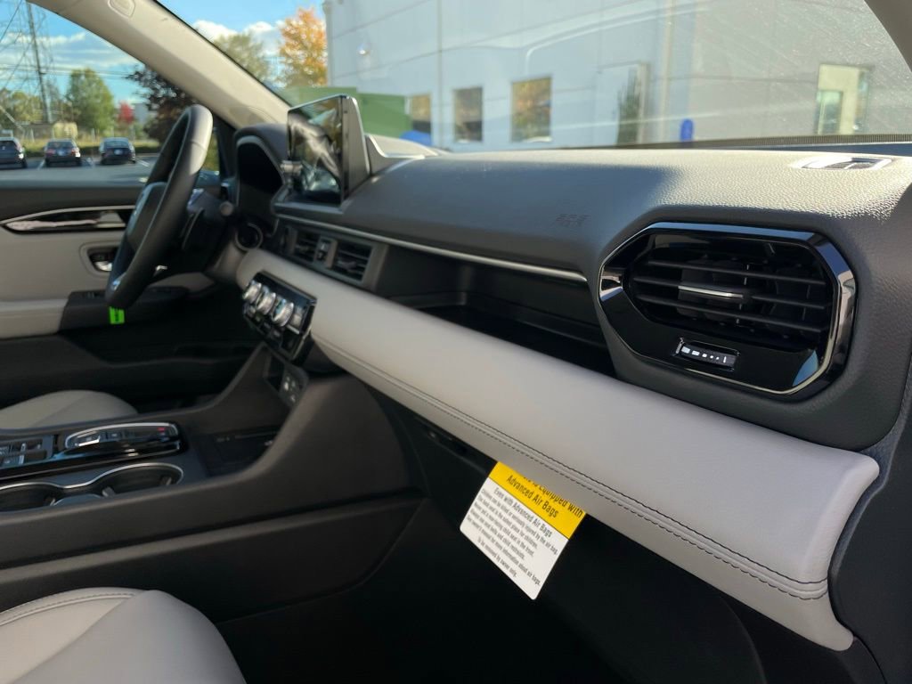 Used 2025 Honda Pilot EX-L image 33