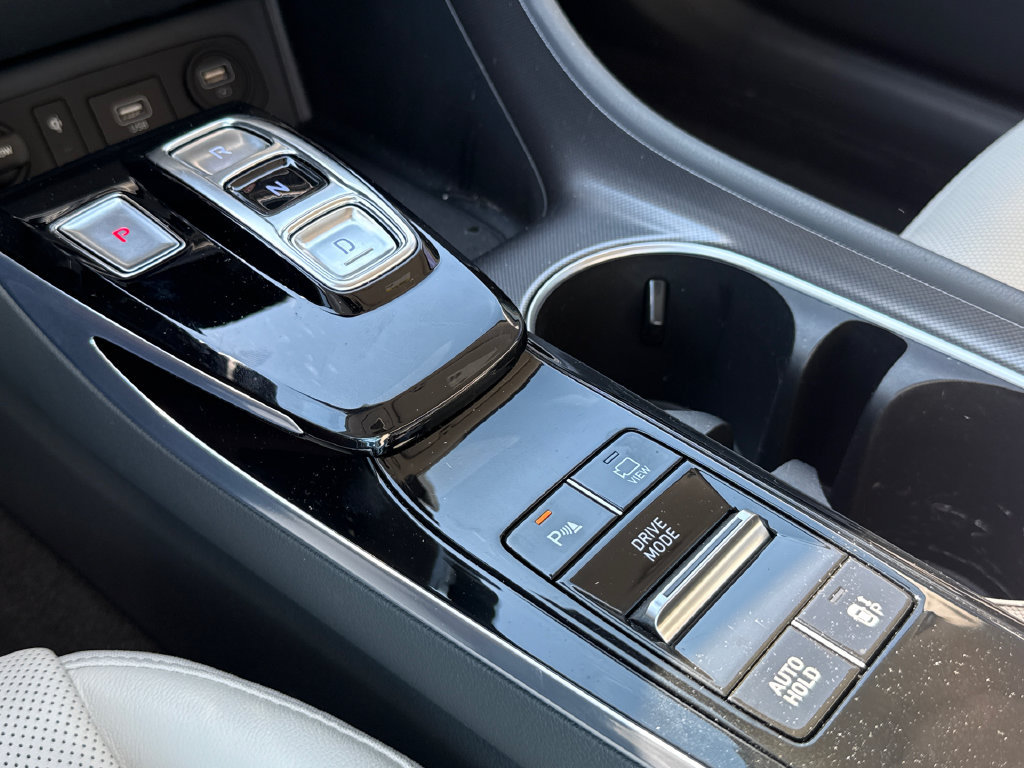 Used 2023 Hyundai Sonata Limited w/ Preferred Accessory Package FWD image 26