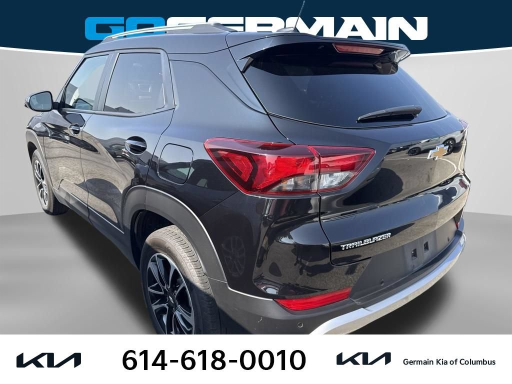 Used 2024 Chevrolet TrailBlazer LT w/ LT Cold Weather Package FWD image 3