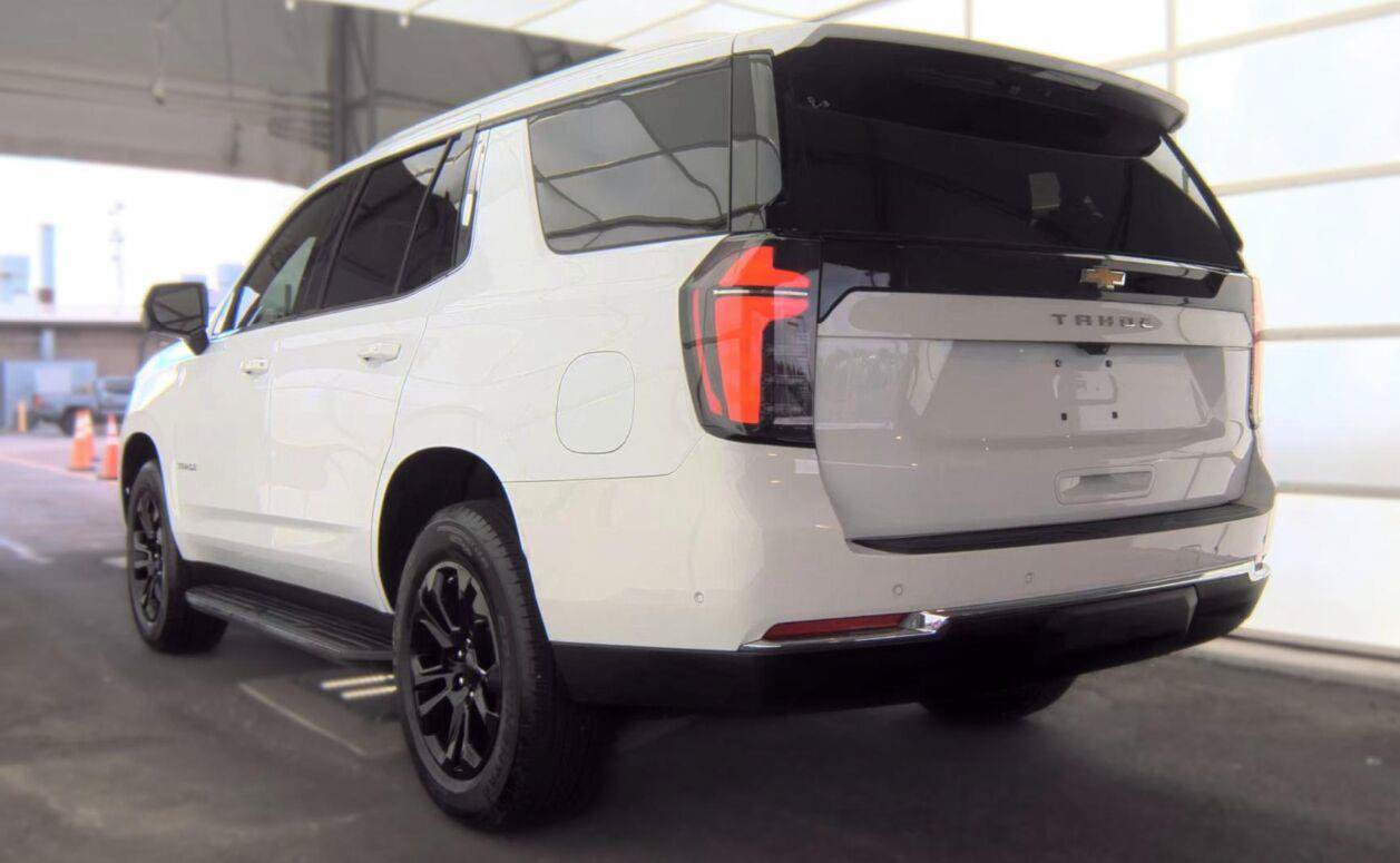 Used 2025 Chevrolet Tahoe LS RWD image 16