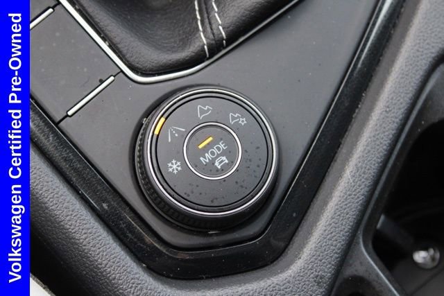 Used 2025 Volkswagen Taos SE image 39