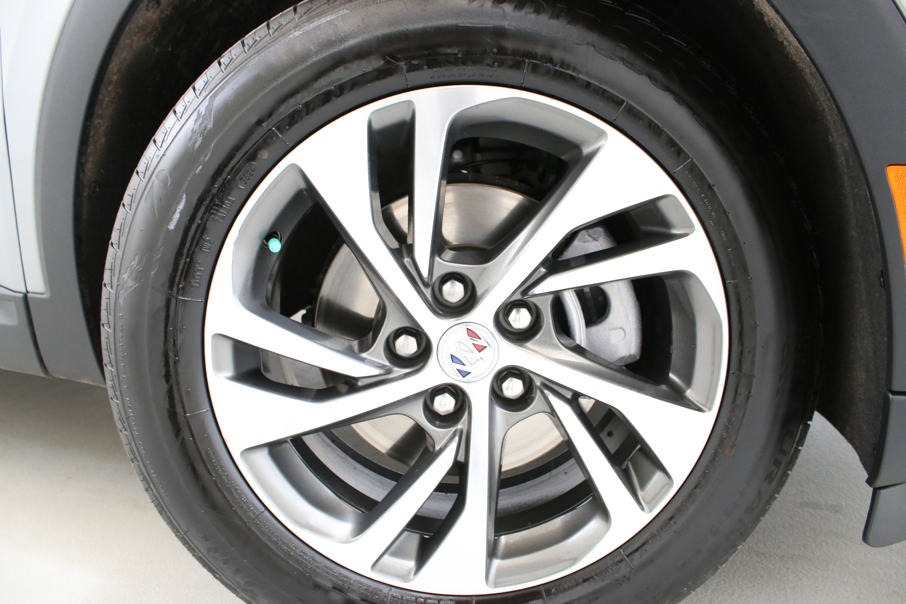 Used 2023 Buick Envision Essence image 33