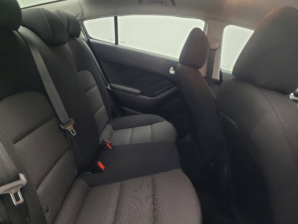Used 2017 Kia Forte LX image 19