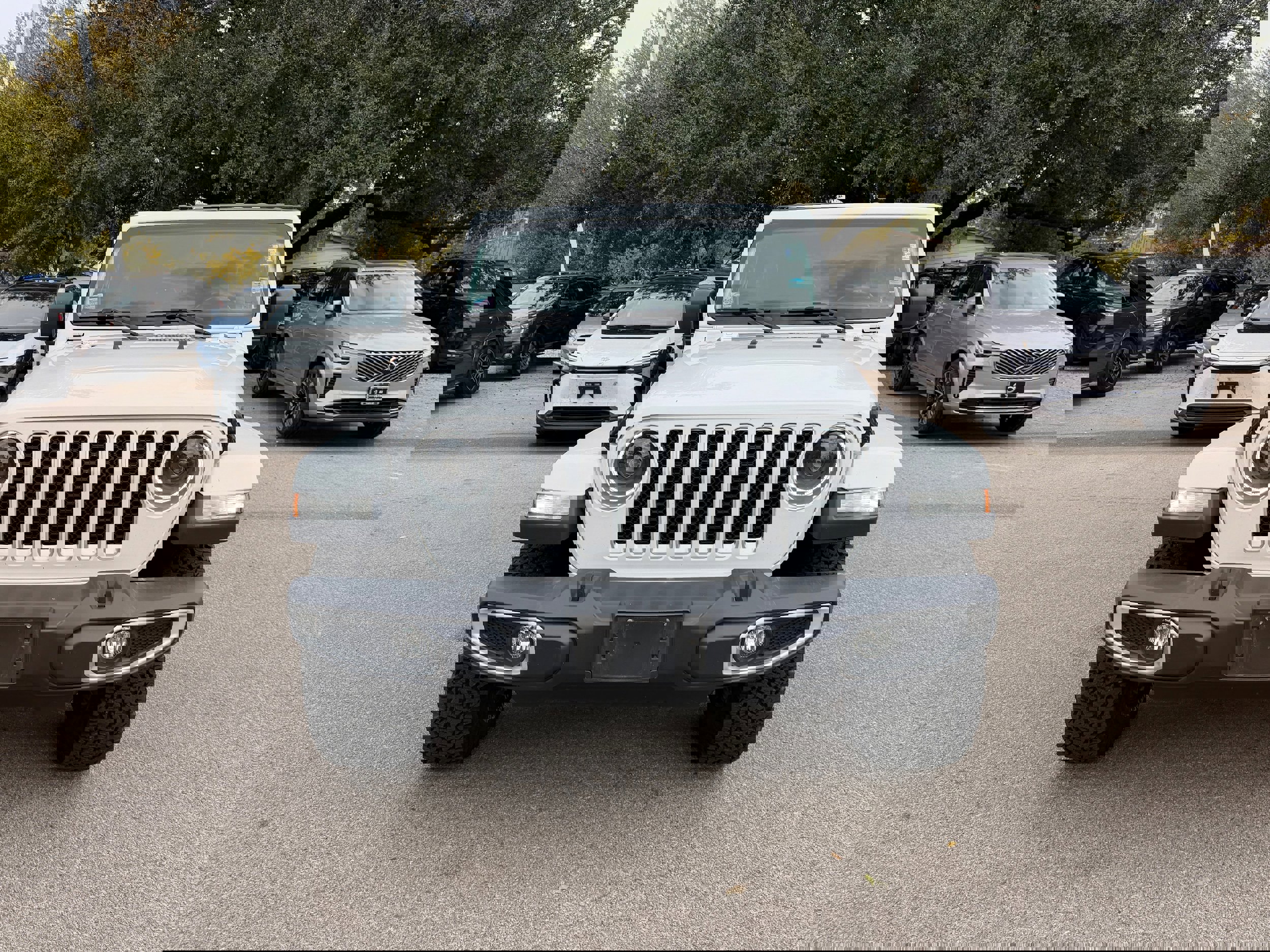 Used 2019 Jeep Wrangler Unlimited Sahara image 8