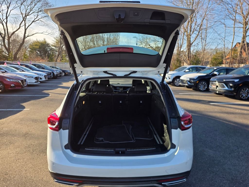 Used 2018 Buick Regal Essence w/ Driver Confidence Package #1 image 31