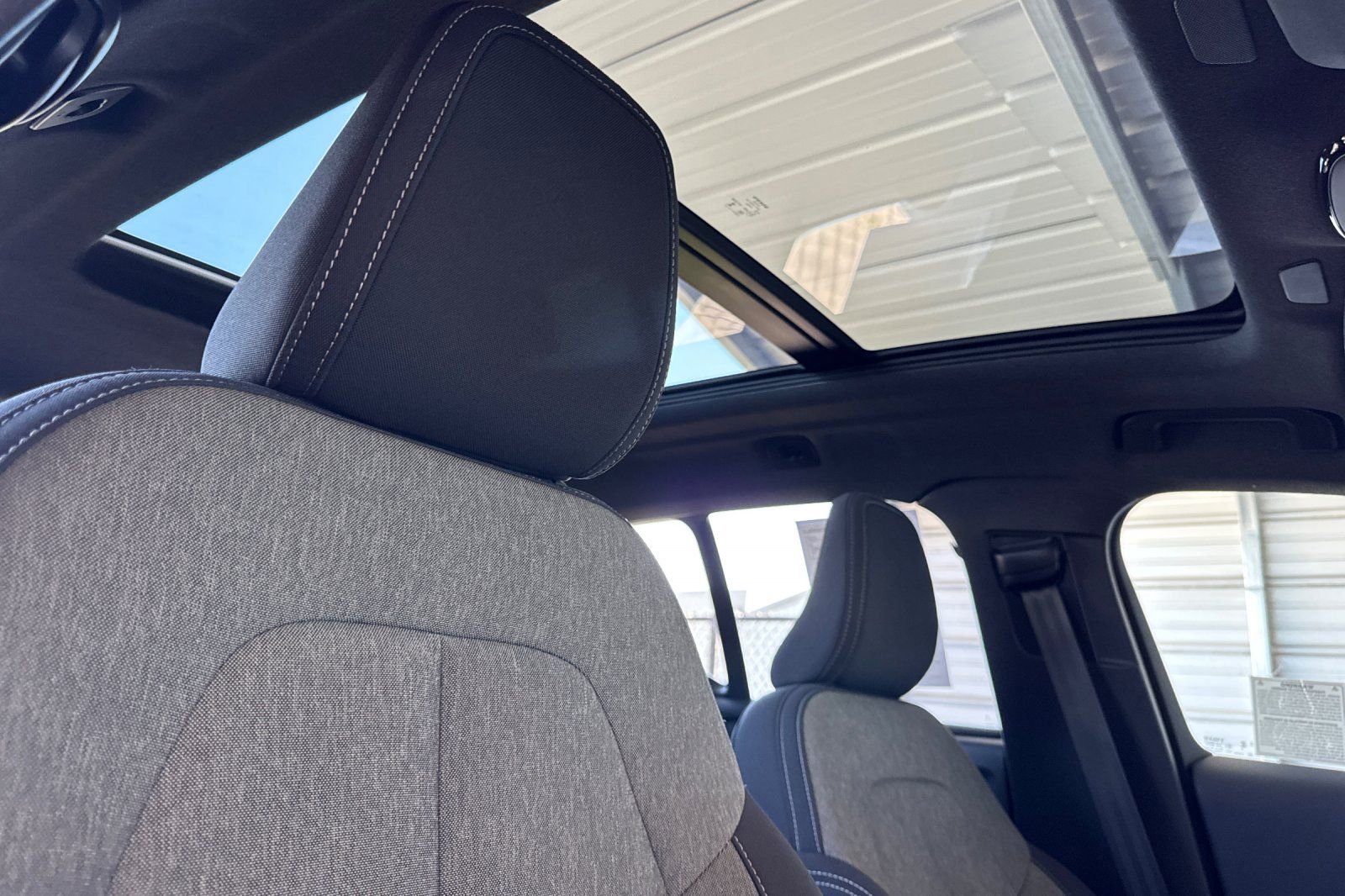 Certified 2025 Volvo XC40 B5 Core AWD/4WD image 20