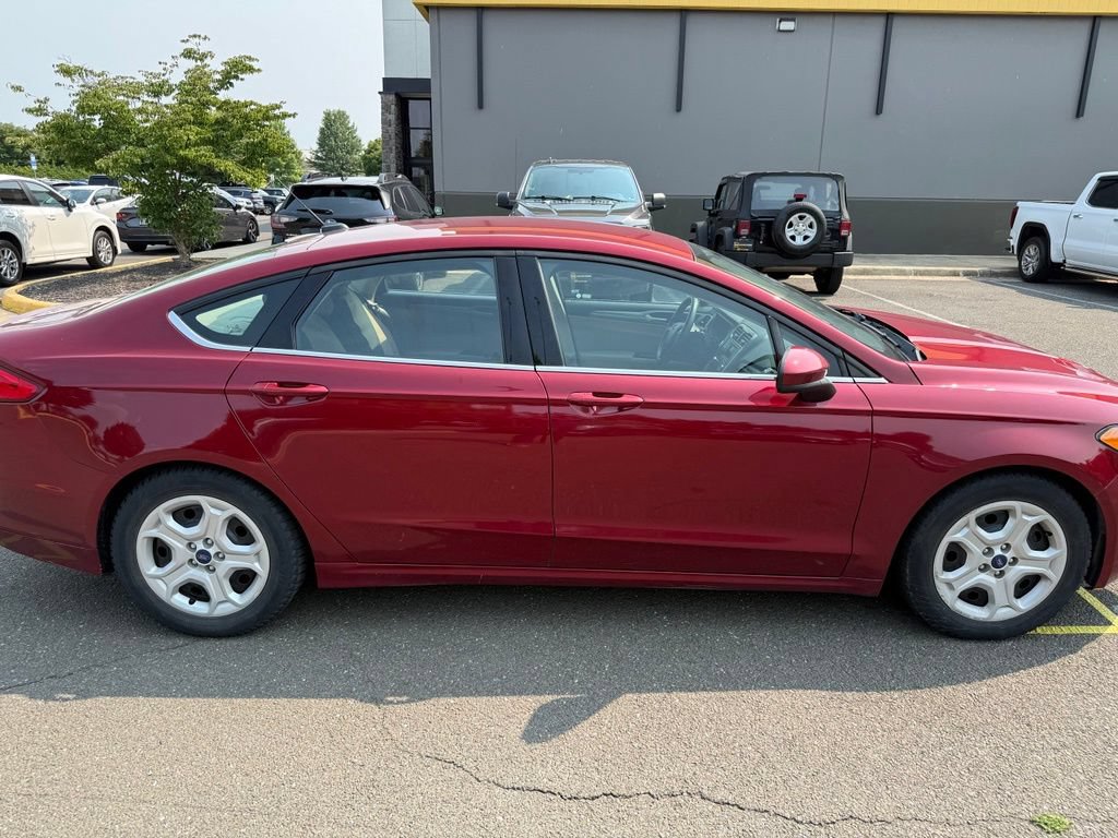 Used 2018 Ford Fusion SE FWD image 8