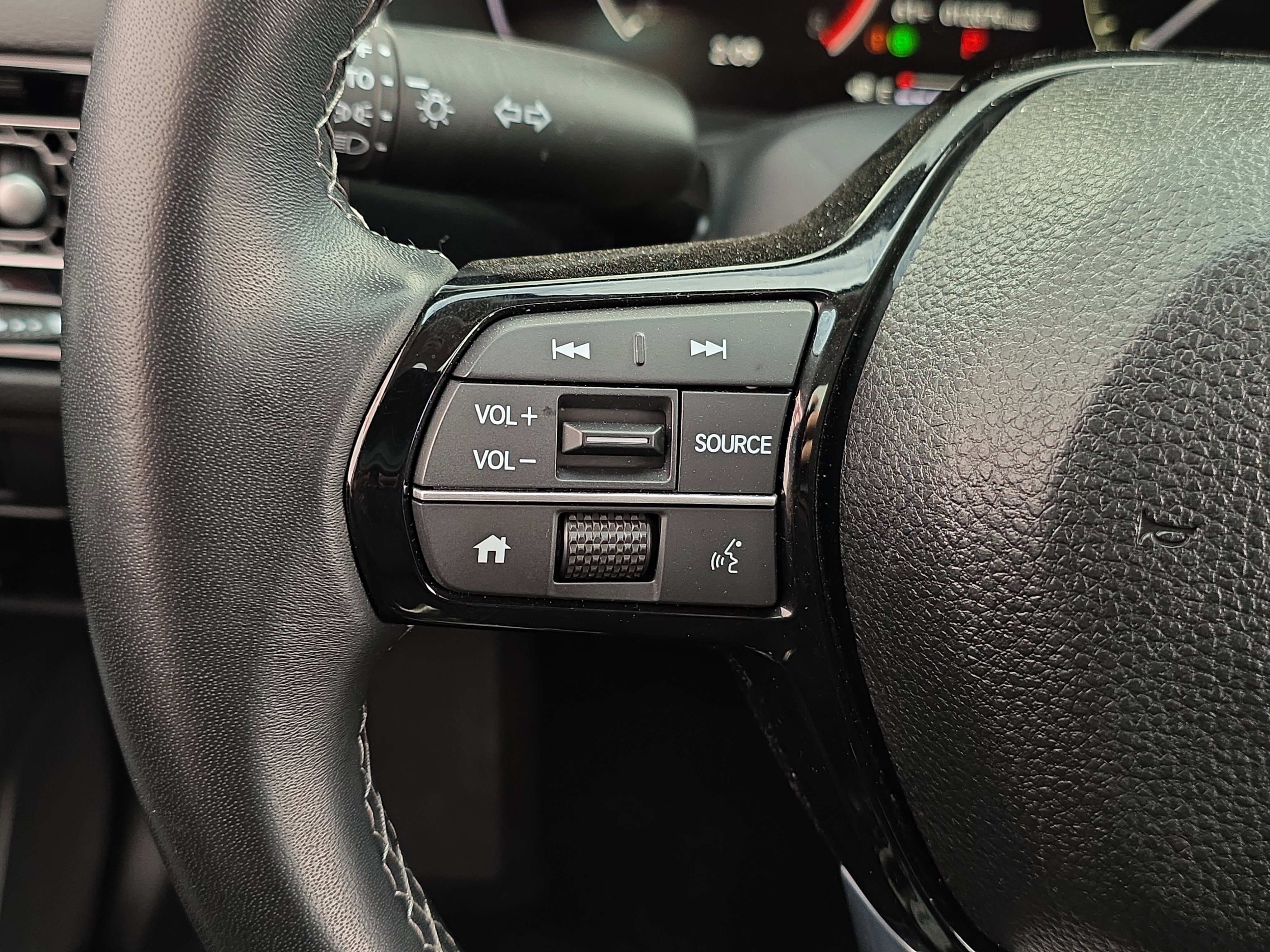 Used 2024 Honda Civic EX-L image 16