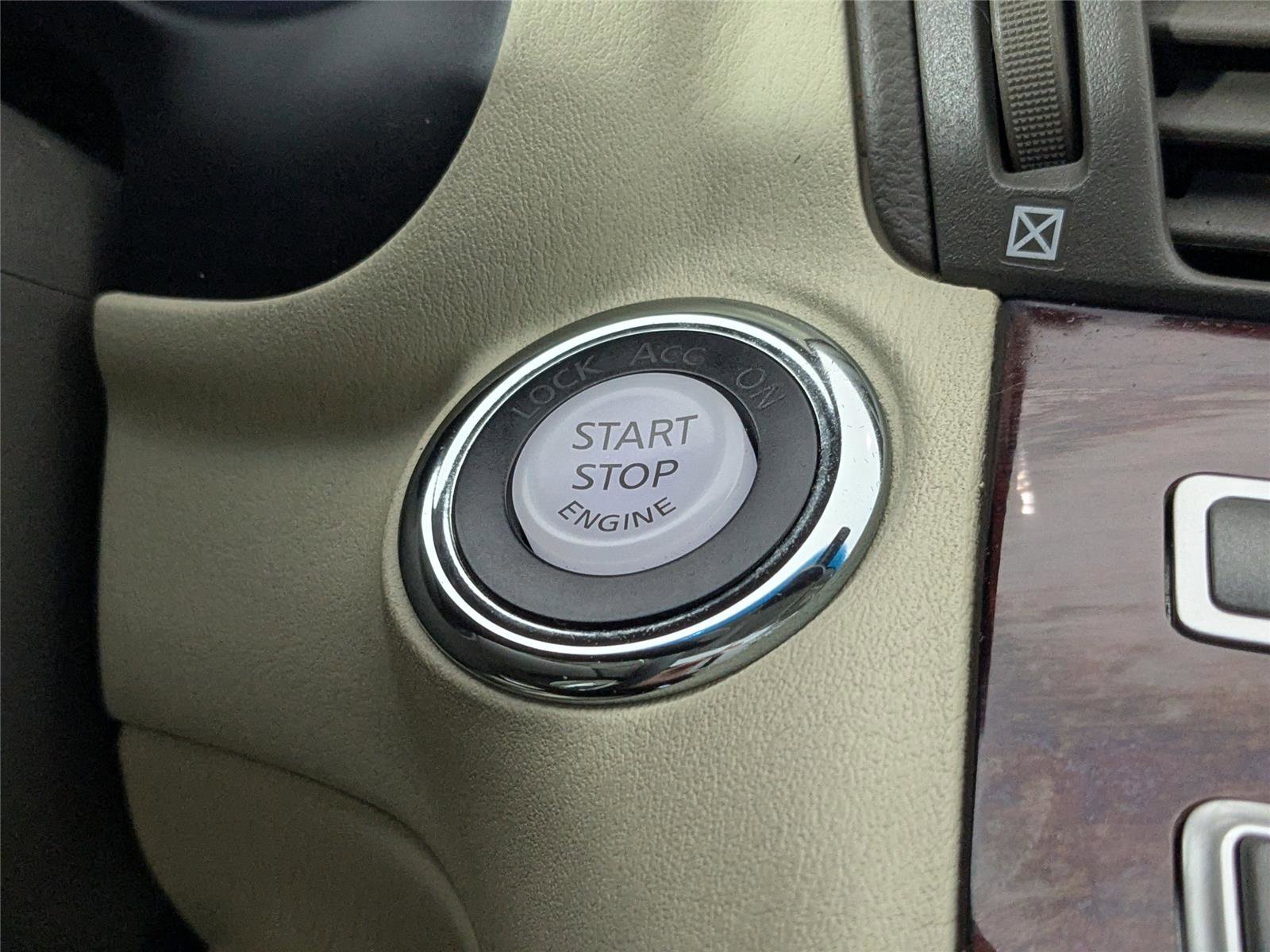 Used 2019 INFINITI Q70 L 3.7 image 25