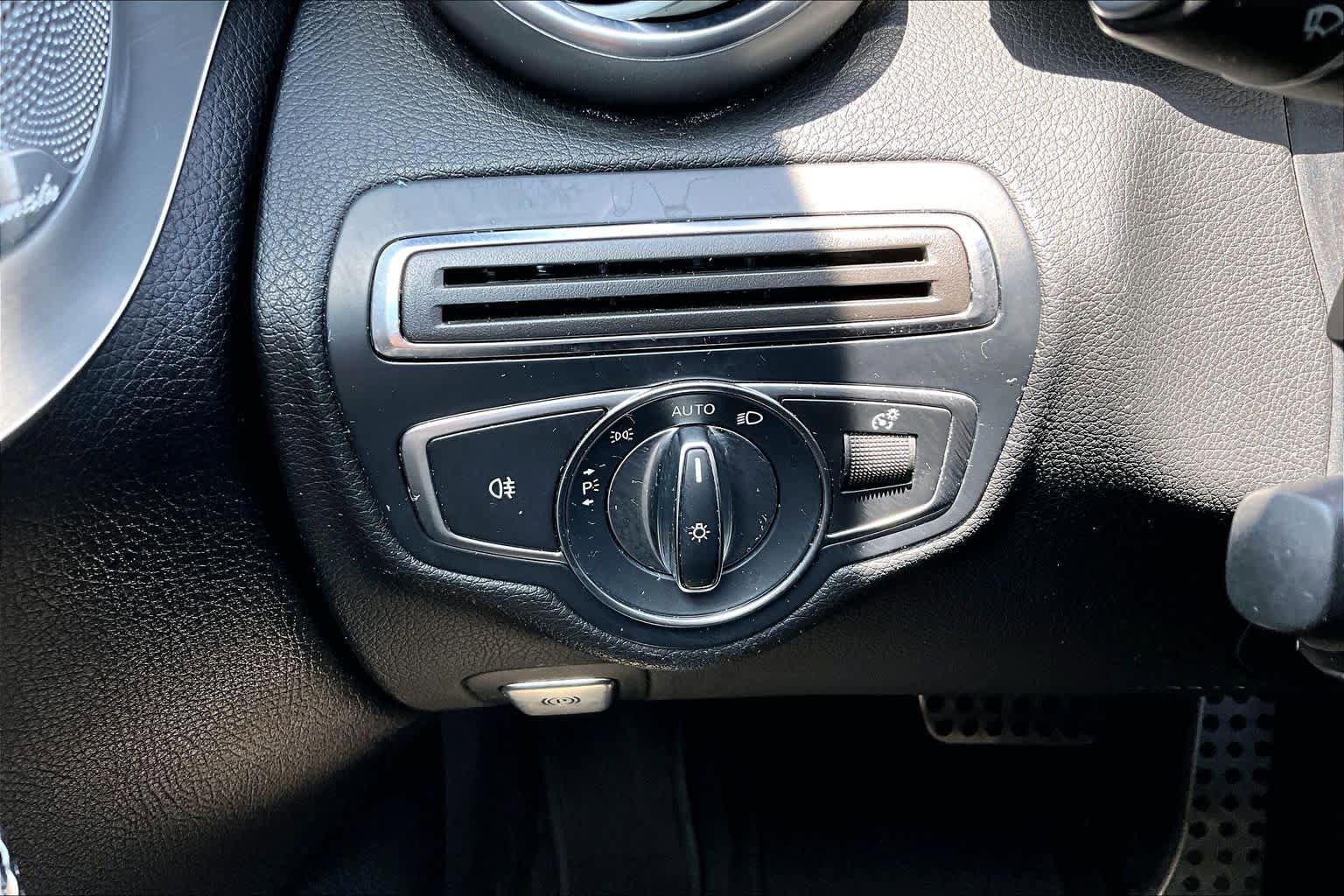 Used 2018 Mercedes-Benz C 300 Cabriolet image 34