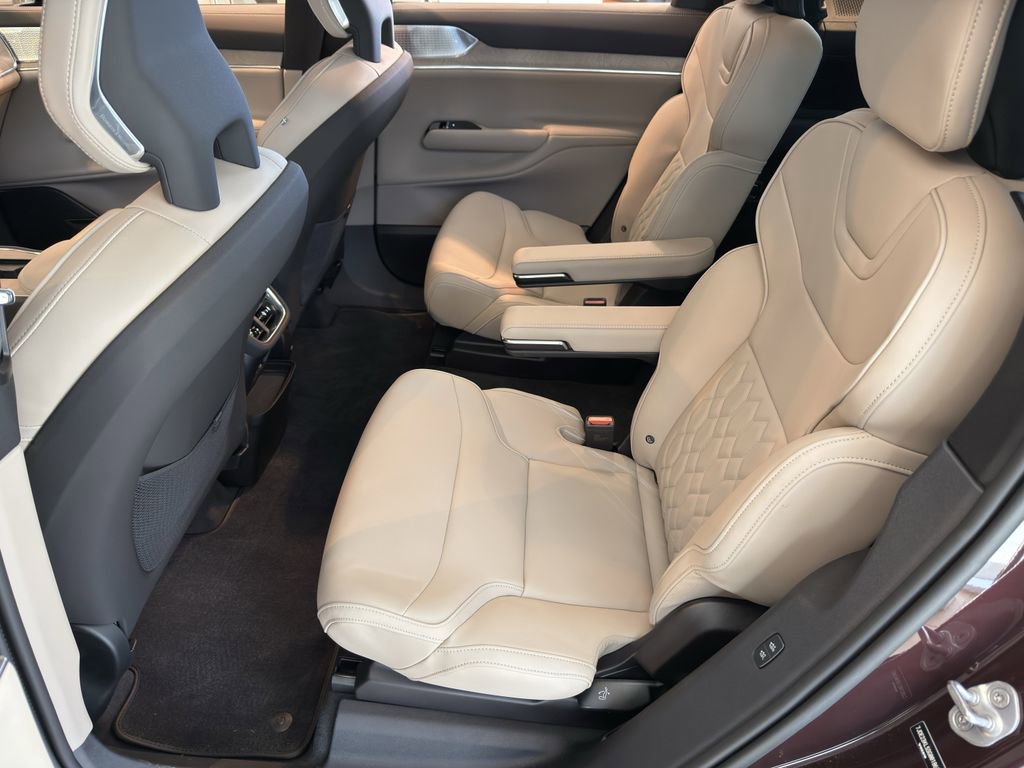 New 2025 Volvo EX90 Ultra image 11