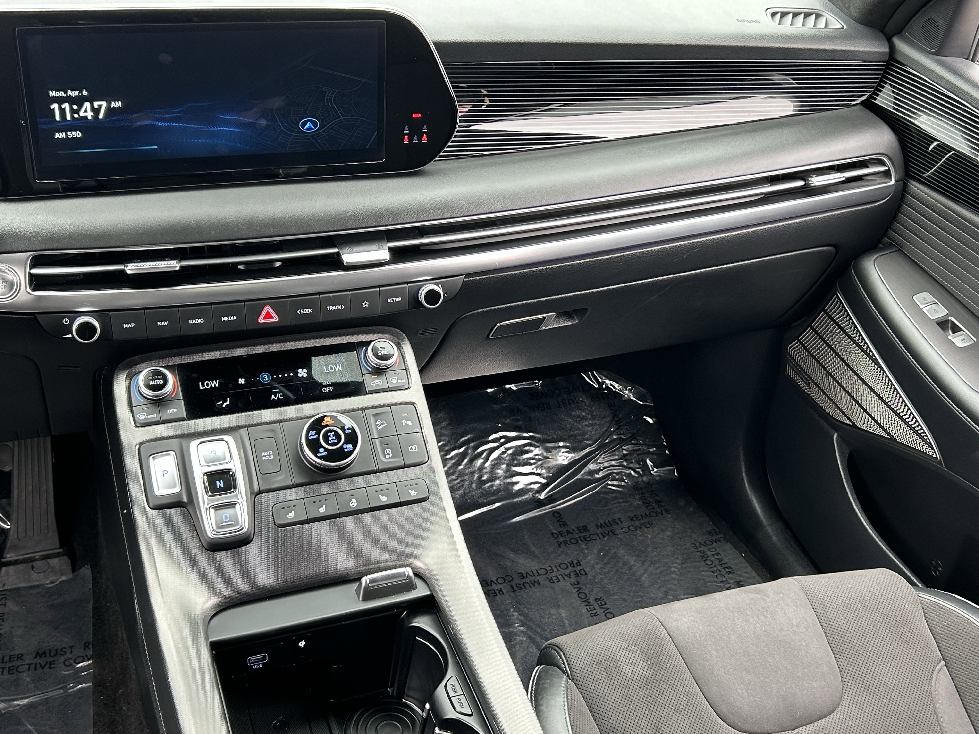 Used 2024 Hyundai Palisade Calligraphy image 17