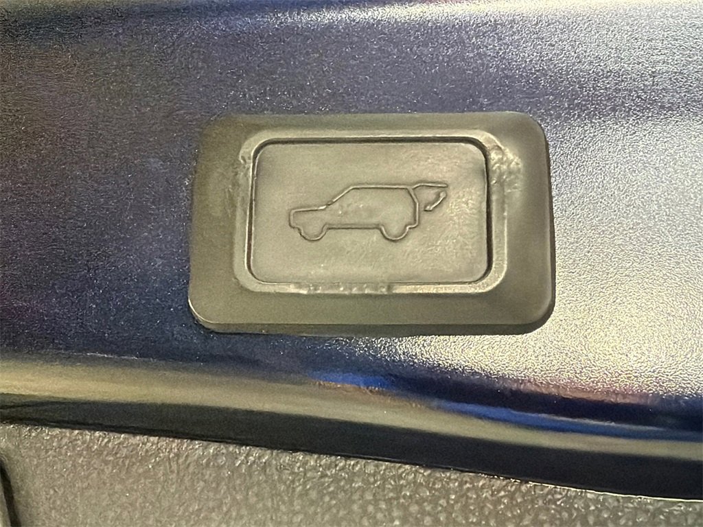 Used 2020 Toyota RAV4 XLE Premium image 20