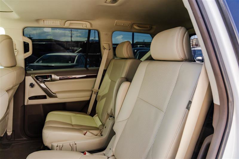 Used 2017 Lexus GX 460 Luxury AWD/4WD image 36