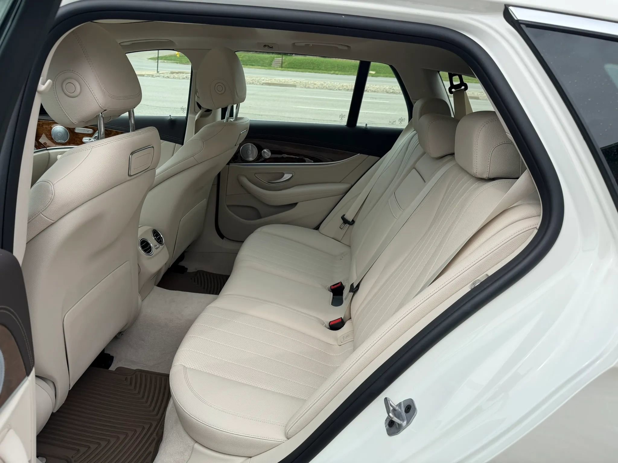 Used 2019 Mercedes-Benz E 450 4MATIC Wagon image 17