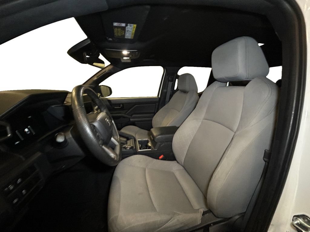 Used 2024 Toyota Tacoma SR5 AWD/4WD image 9