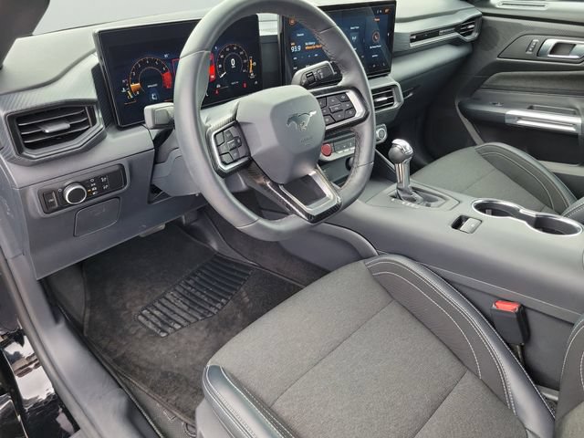Used 2025 Ford Mustang Convertible RWD image 13