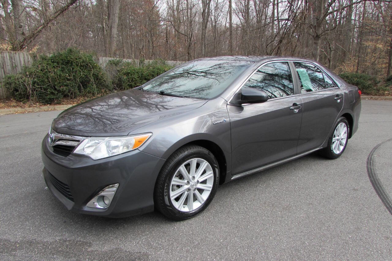 Used 2014 Toyota Camry XLE image 2