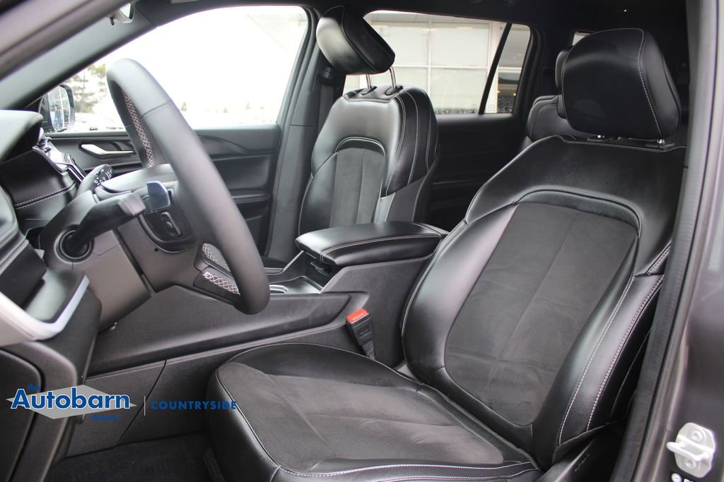 Used 2024 Jeep Grand Cherokee L Laredo AWD/4WD image 10