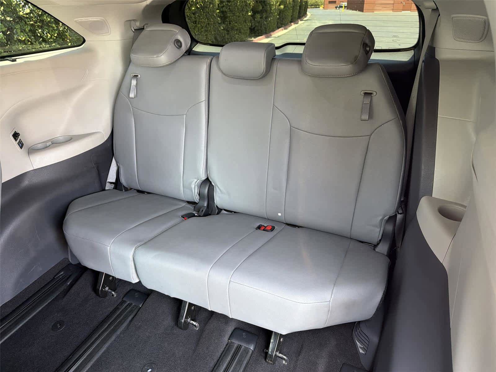 Used 2021 Toyota Sienna Limited AWD/4WD image 42