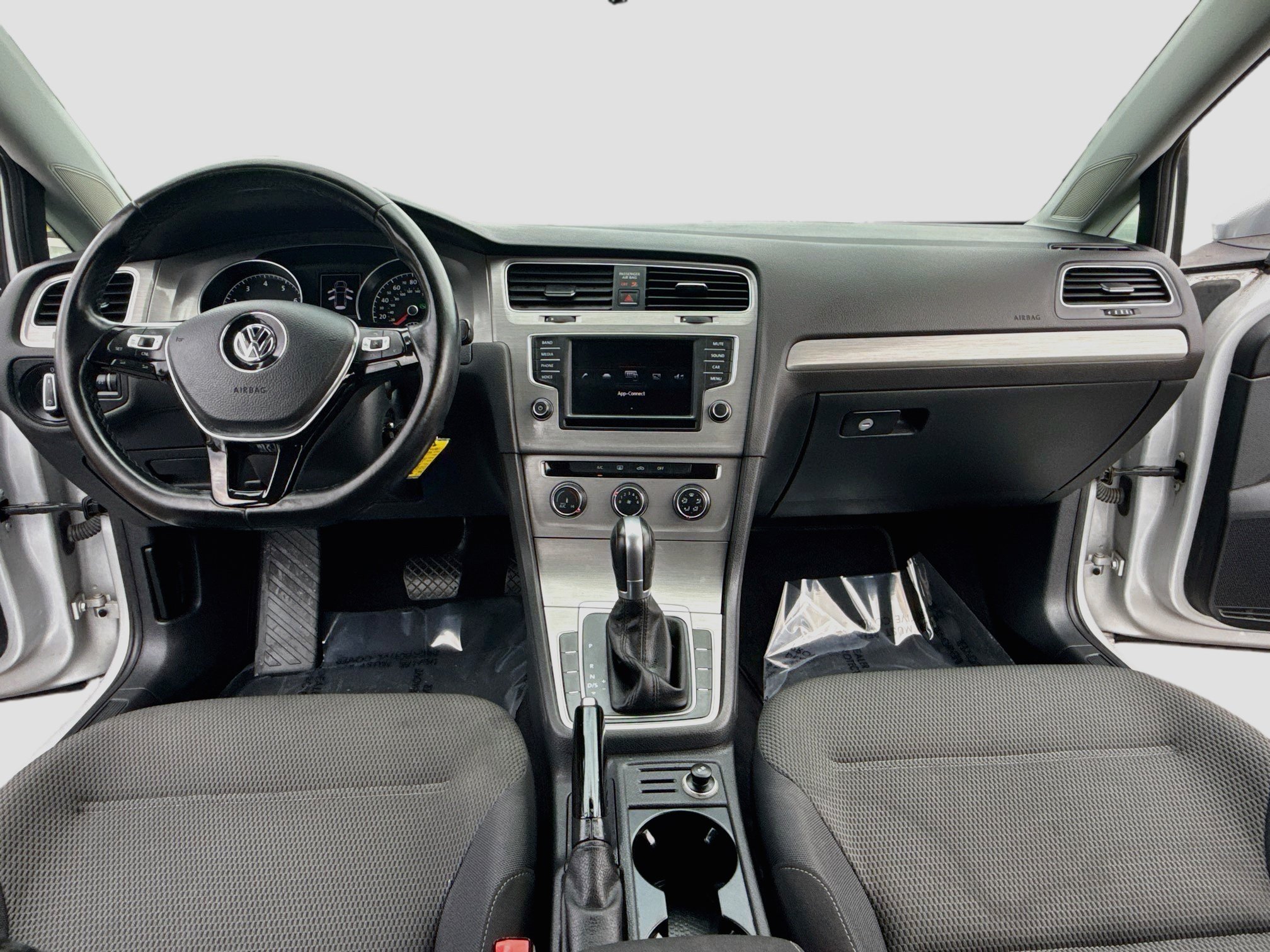 Used 2016 Volkswagen Golf S FWD image 13