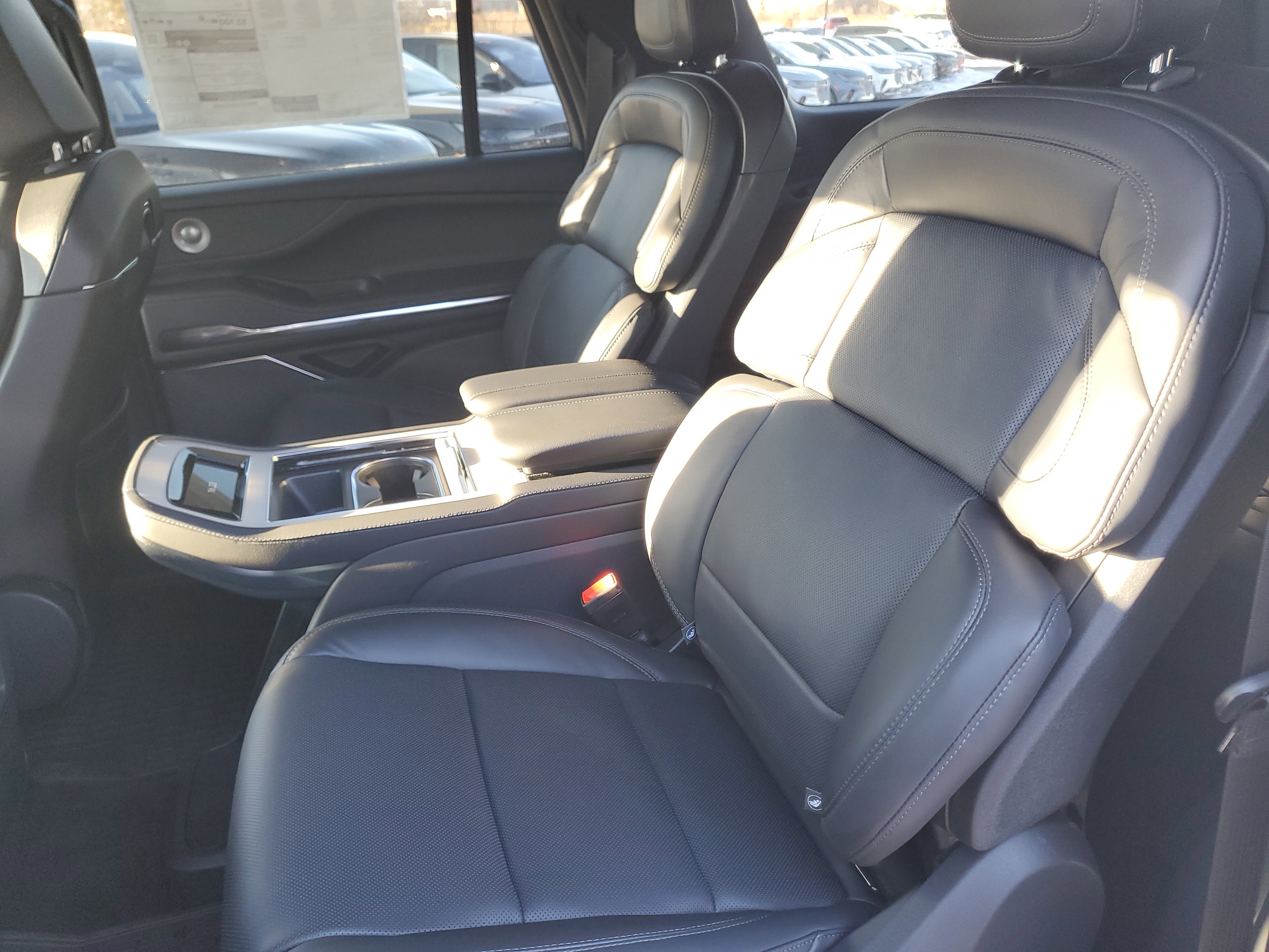 New 2025 Lincoln Navigator L Reserve w/ Jet Appearance Package image 31