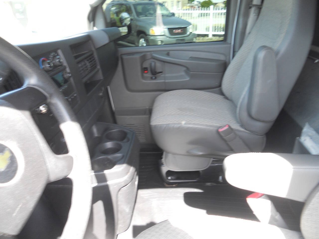 Used 2013 Chevrolet Express 2500 RWD image 26