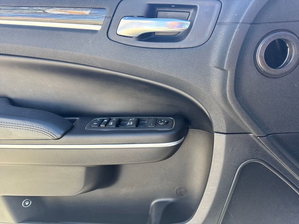 Used 2021 Chrysler 300 Touring w/ Driver Convenience Group image 18