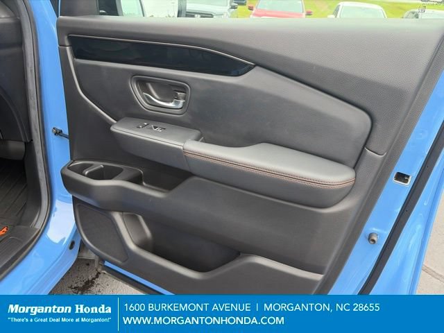 Used 2025 Honda Pilot TrailSport image 37