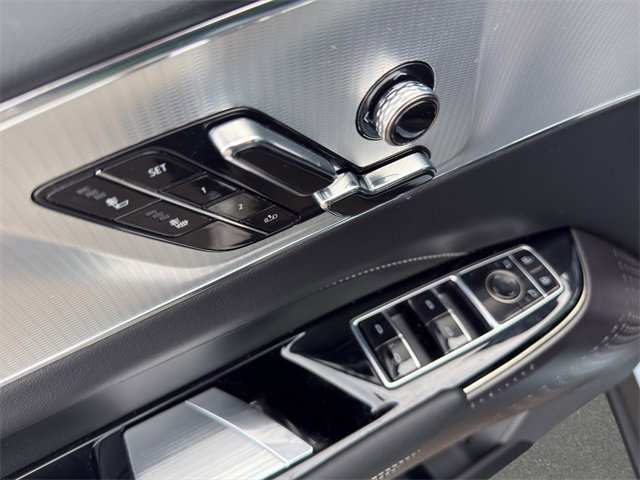 Used 2024 Cadillac Lyriq Tech image 12