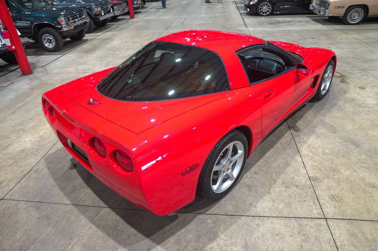 Used 2001 Chevrolet Corvette Coupe RWD image 17