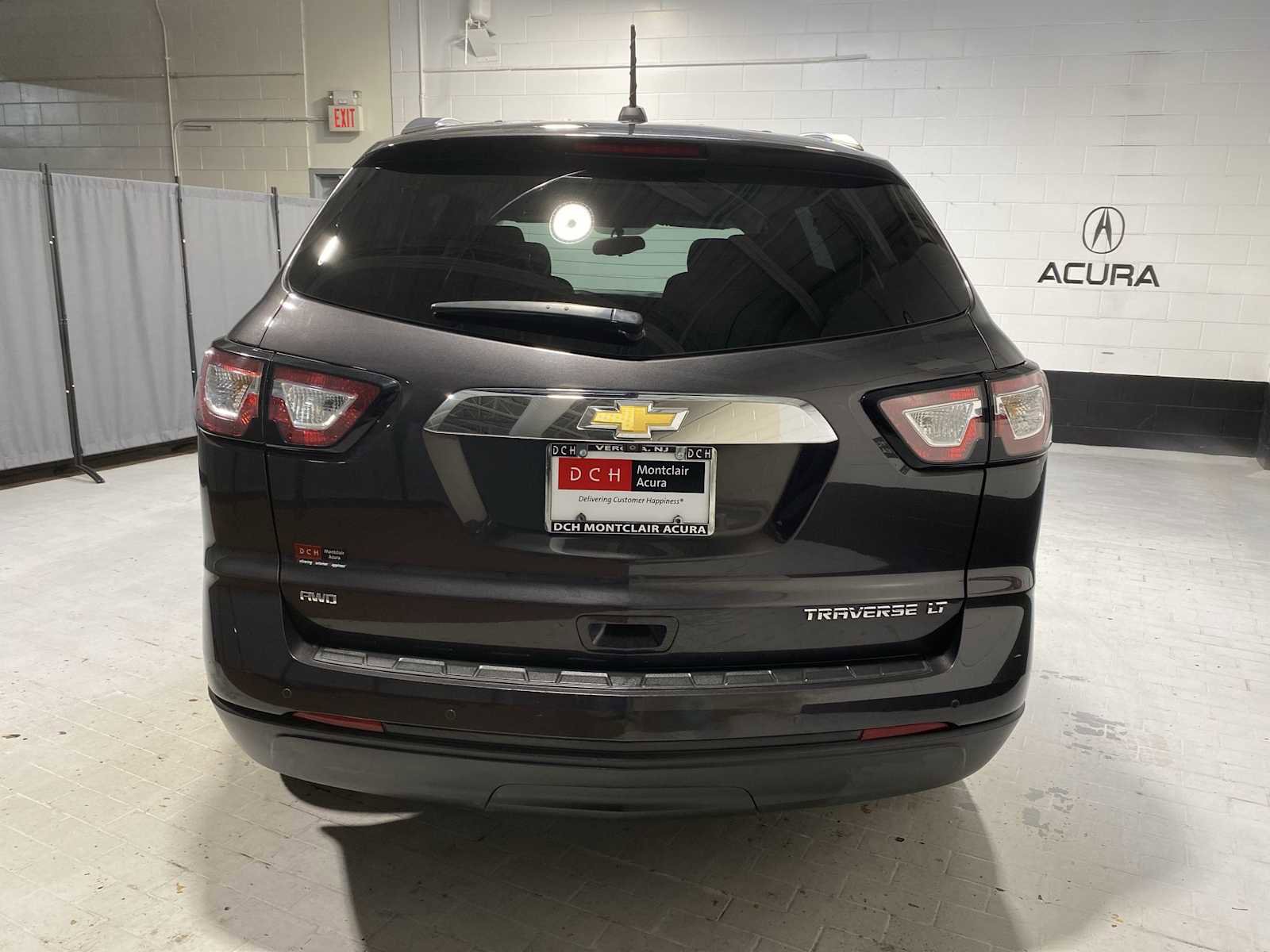 Used 2016 Chevrolet Traverse LT w/ Style and Technology Package image 5