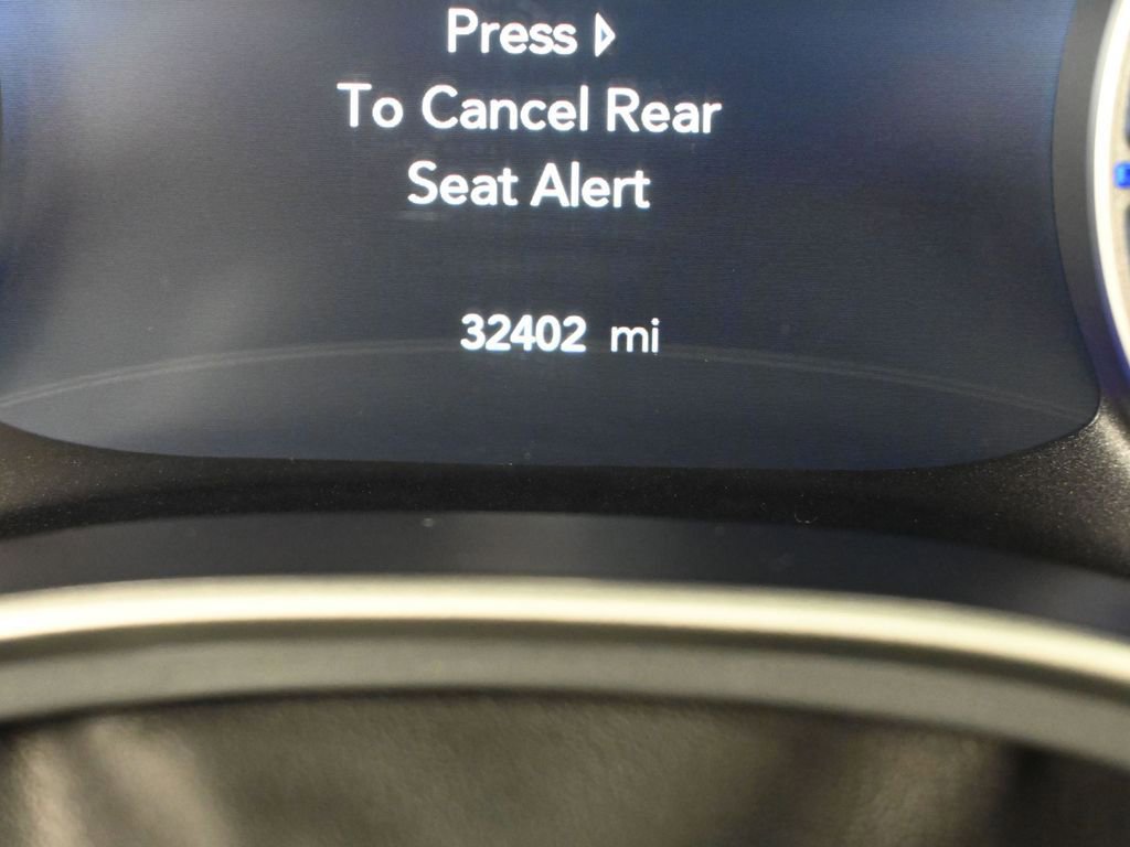 Used 2023 Chrysler Pacifica Touring-L w/ S Appearance Package image 30